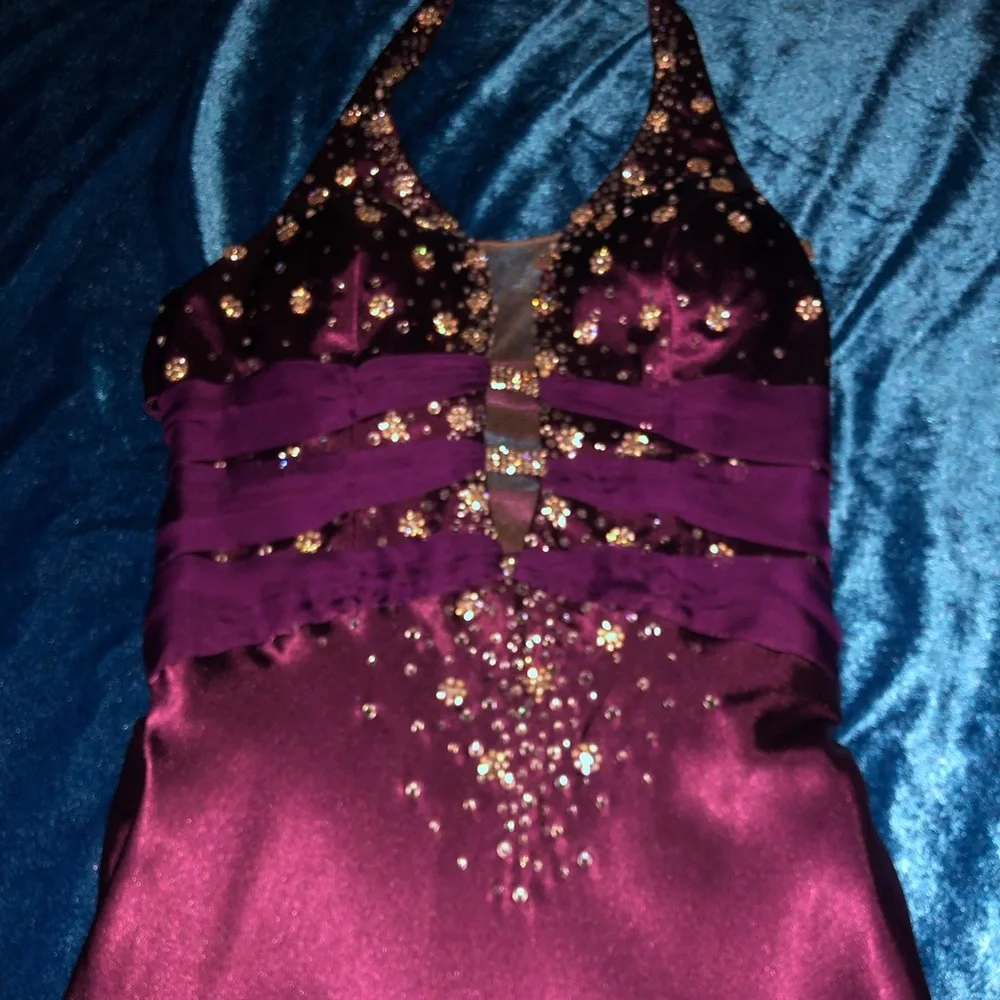 Prom Dress Sequin Gown with halter top Size 6 - Picture 4 of 10